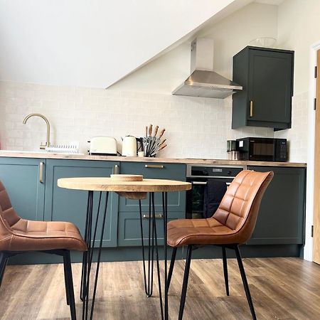 Modern Central One Bedroom Apartment In 彭赞斯 外观 照片