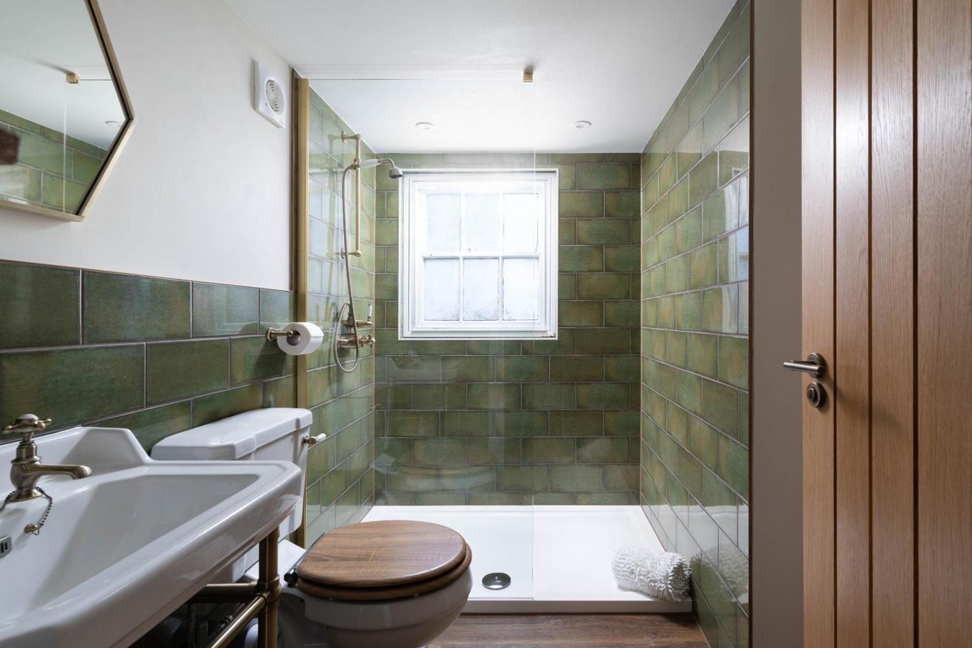 Modern Central One Bedroom Apartment In 彭赞斯 外观 照片