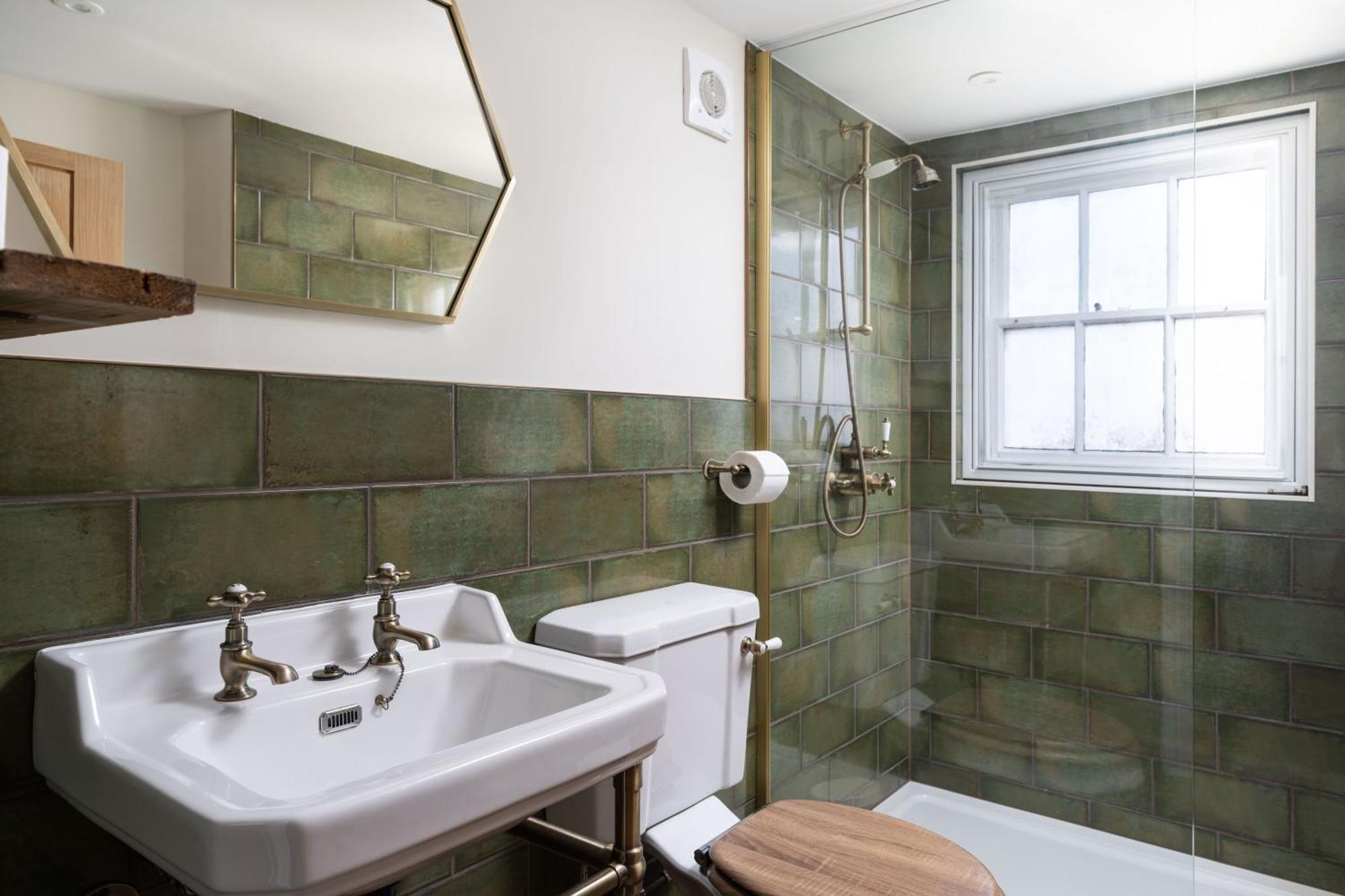 Modern Central One Bedroom Apartment In 彭赞斯 外观 照片