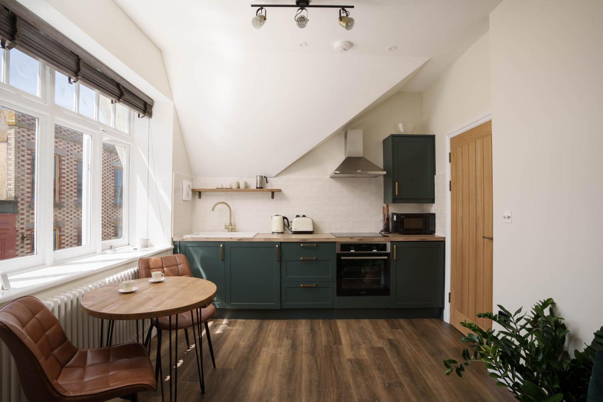 Modern Central One Bedroom Apartment In 彭赞斯 外观 照片
