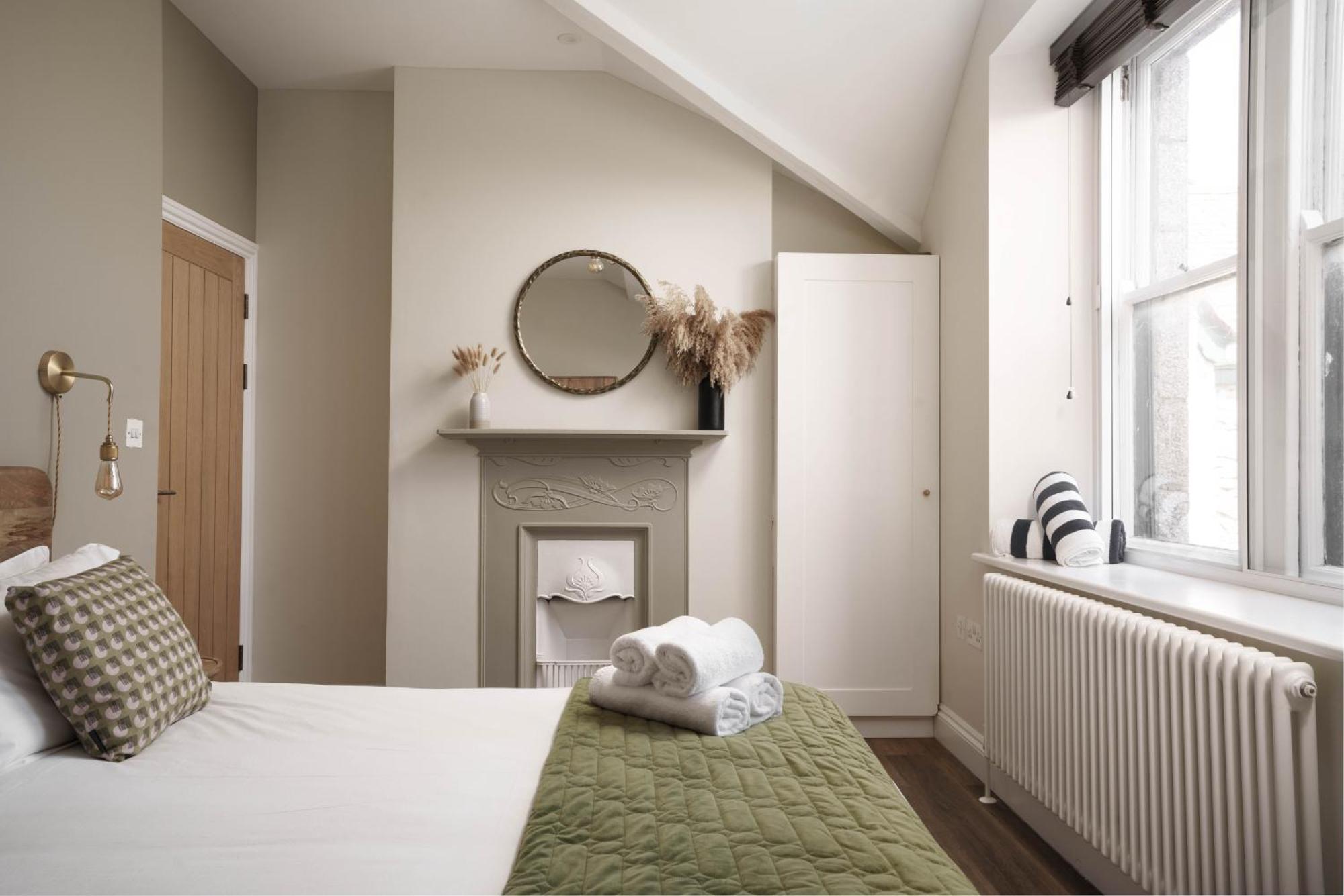Modern Central One Bedroom Apartment In 彭赞斯 外观 照片