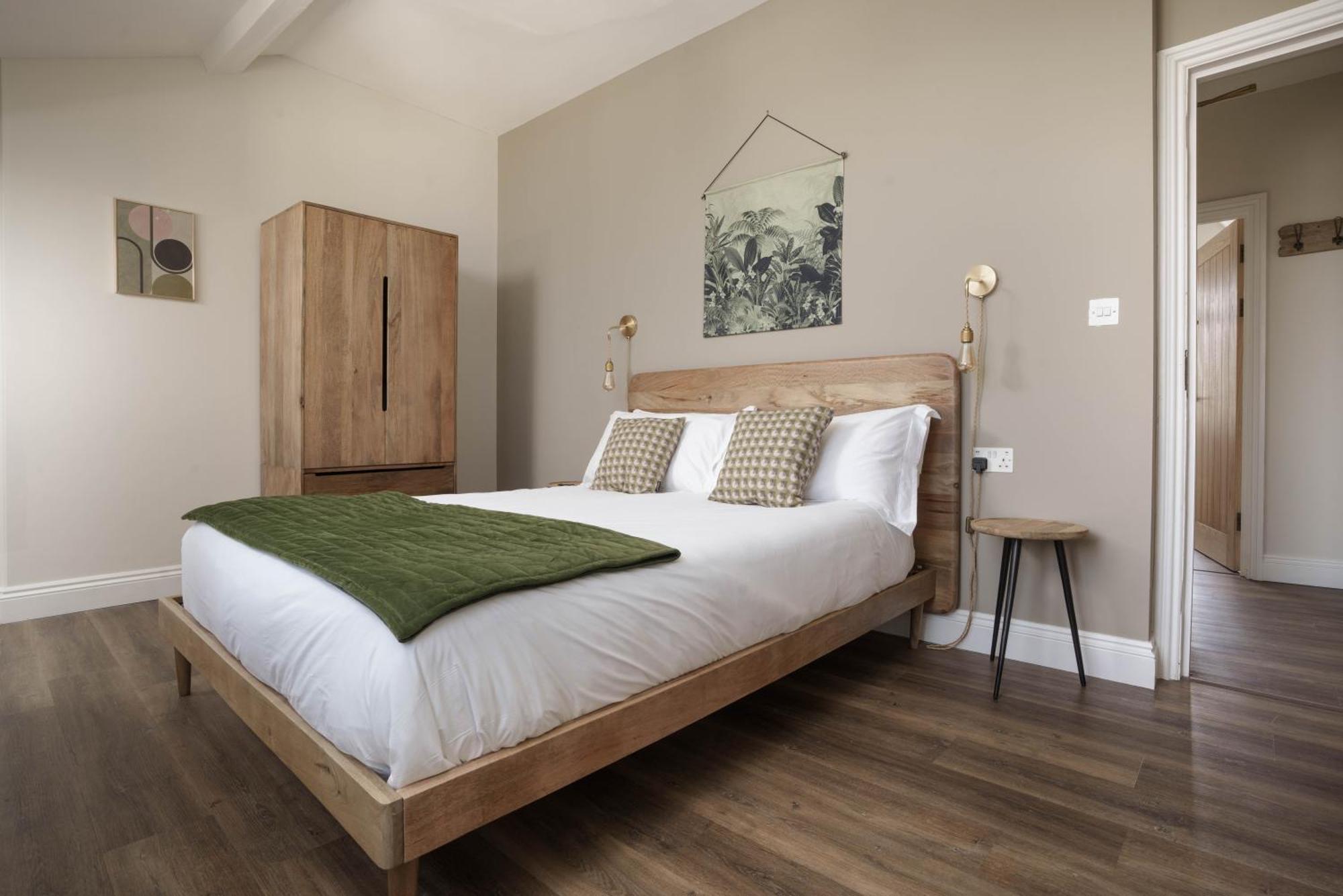 Modern Central One Bedroom Apartment In 彭赞斯 外观 照片