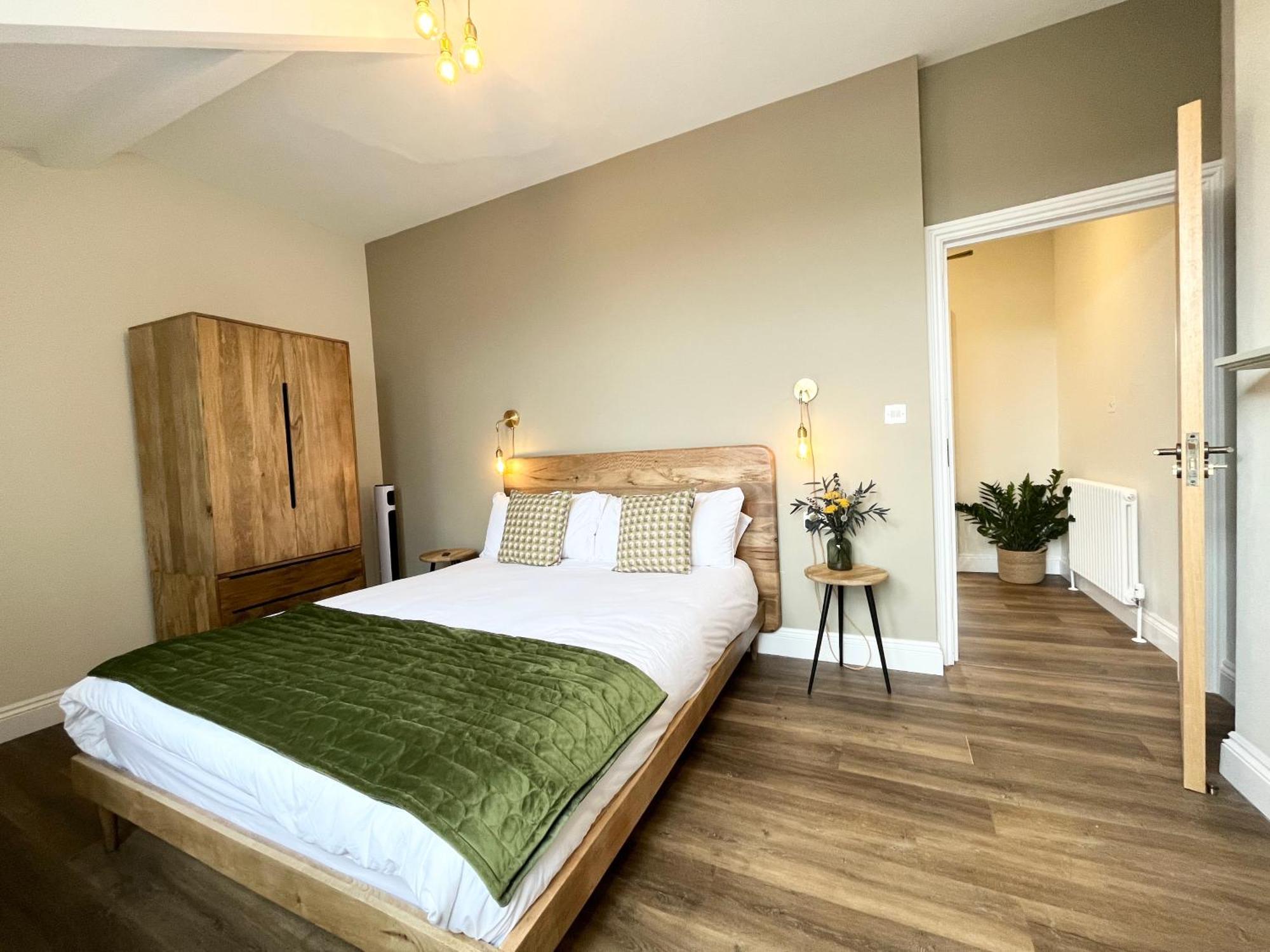 Modern Central One Bedroom Apartment In 彭赞斯 外观 照片